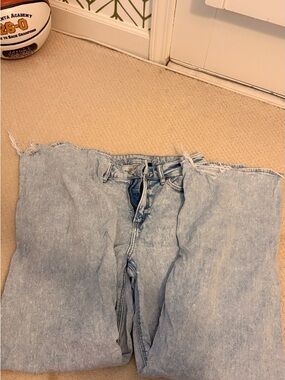 American Eagle Light Wash super High-rise baggy wide leg Denim Jeans